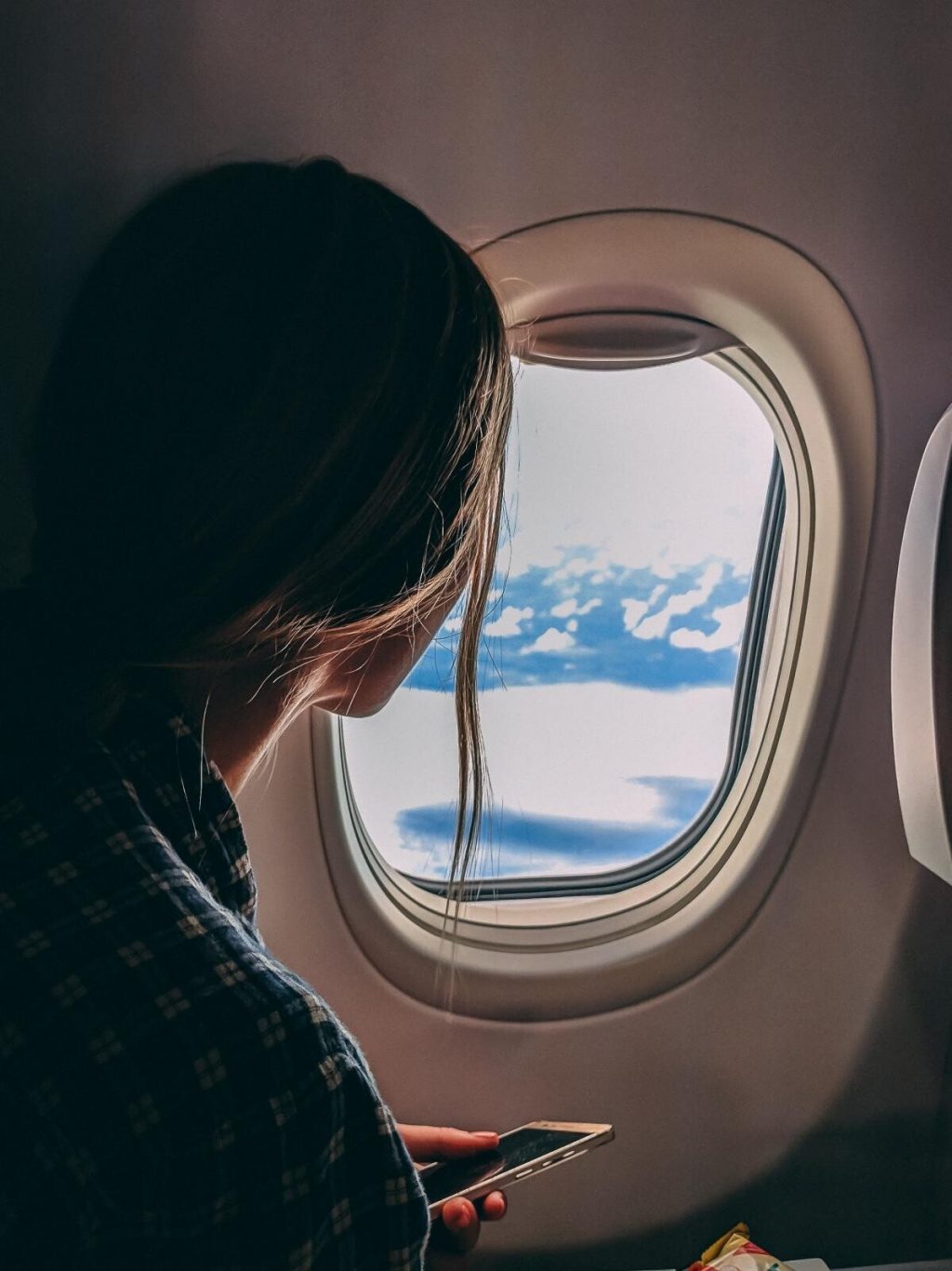 Arsuri de gradul doi pentru un client Ryanair. Mâncarea de la bord i-a căzut pe picioare