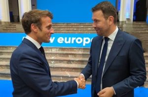 USR rămâne fără parlamentari, aproape jumătate au plecat. Românii se simt trădați – 4media.info