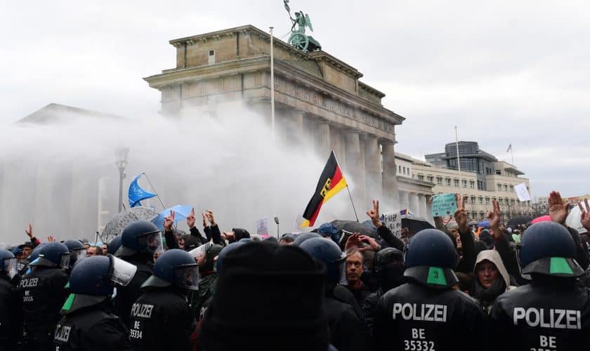Căderea Zidului Berlinului. Pe când ridicăm și granița de pe Prut? – 4media.info