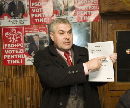 Ministrul PSD al Apărării, Angel Tîlvăr, nu figurează că ar fi intrat în Arhivele Vrancea, deși are trimiteri în teza de doctorat către documente ale instituției – 60m.ro