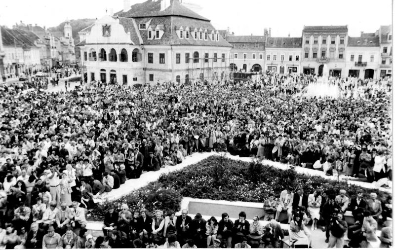 Revolta anticomunistă de la Brașov- poporul a luptat, ei au câștigat – 4media.info