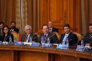 Se vinde Hidroelectrica. Șacalii au nevoie de bani – CRITICII.RO