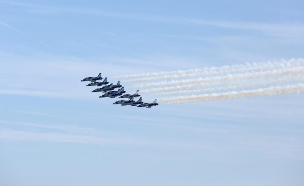 Mai multe avioane rusești de luptă, survol în Marea Baltică, aproape de navele NATO: „Vom răspunde în mod corespunzător”