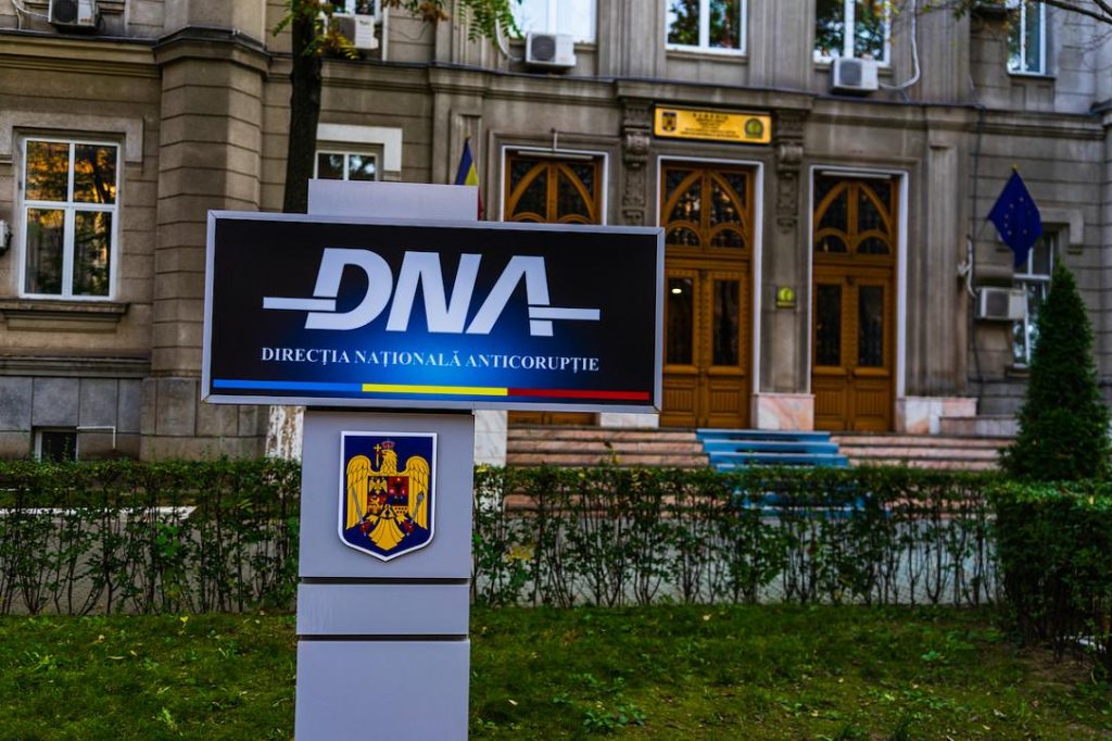 Noi arestări făcute de DNA- corupție privind regimul vamal – 4media.info