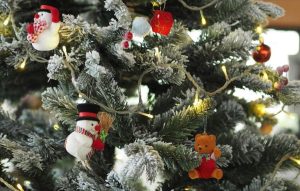 Decizia autorităților germane: Bradul din faţa Cancelariei Federale, iluminat doar patru ore pe zi