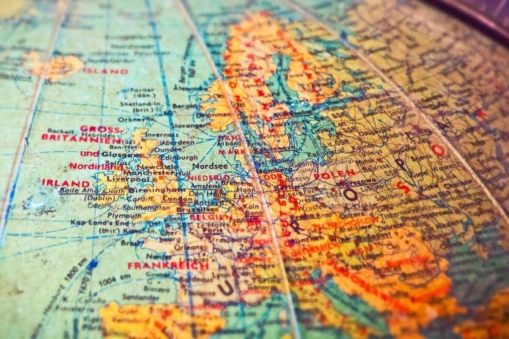 Ucraina și-a închis granițele cu România și Ungaria