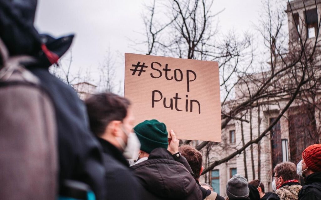 Greşeala făcută de Rusia în Ucraina. Mircea Geoană: Au crezut că vor rupe şira spinării societale, dar vor obţine o Ucraină mai determinată să îşi apere libertatea