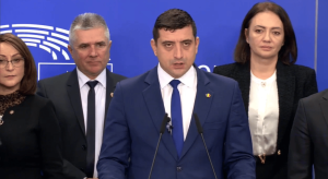 VIDEO LIVE Bruxelles: Liderii AUR cer demisia Guvernului Ciucă și alegeri anticipate, după respingerea aderării la Schengen – 60m.ro