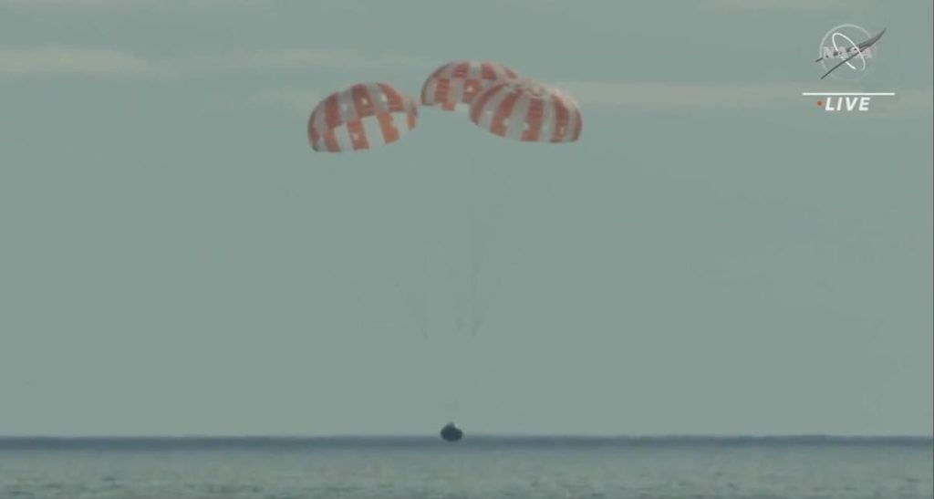 Capsula Orion a amerizat cu succes / VIDEO