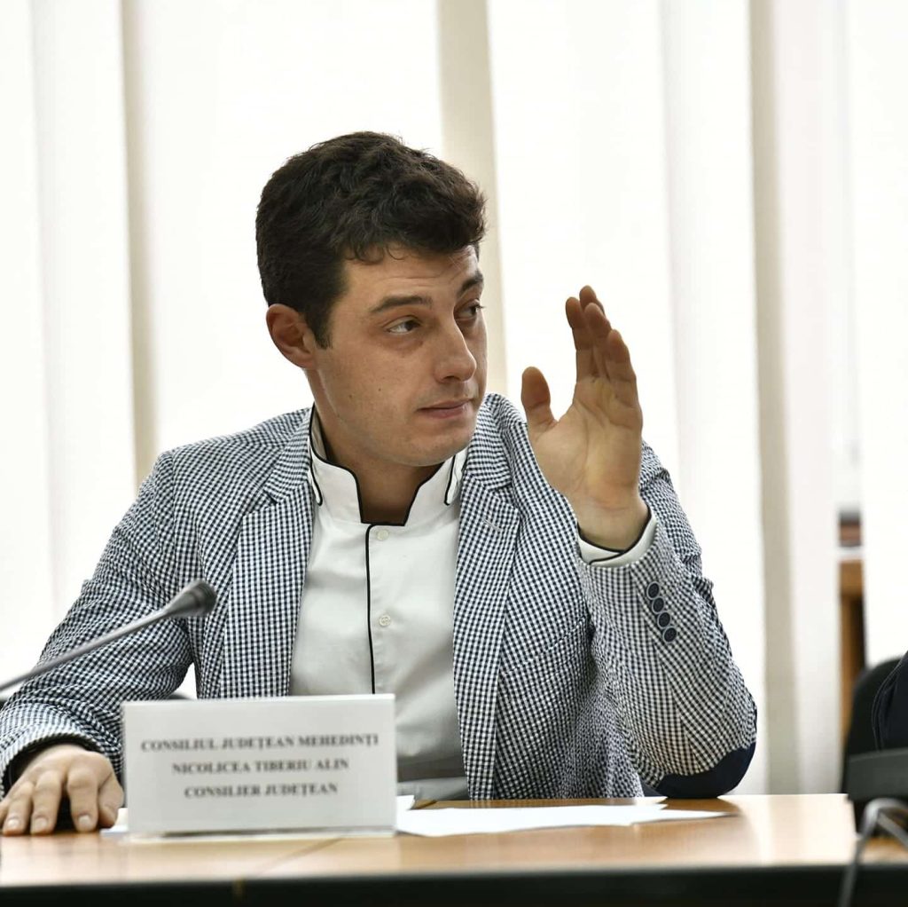 Nepotul lui Nicolicea, pus șef de Virgil Popescu la Ape Minerale: Pe la muncă nu a mai trecut de șase luni, dar încasează 12.000 de lei lunar – 60m.ro