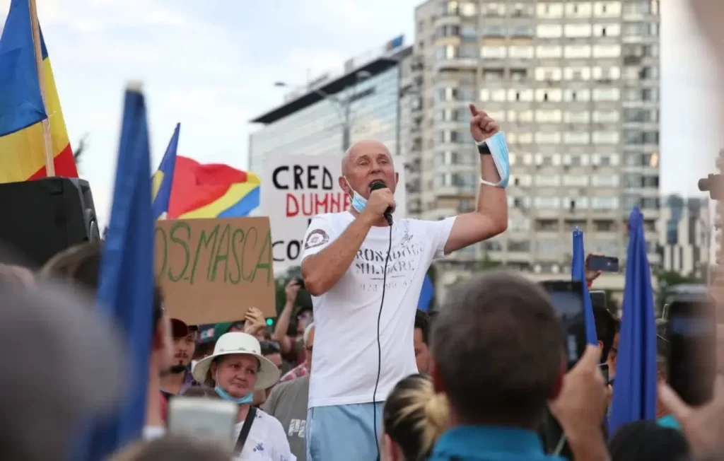 Mugur Mihăescu după ce a intrat în partidul AUR: dacă ai coloană vertebrală nu stai capră – 4media.info