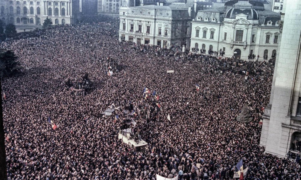 Cine a tras în noi după 22 decembrie 1989? – 4media.info