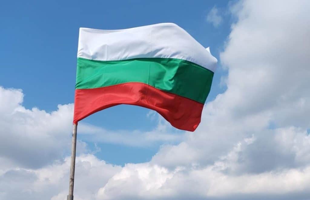 Parlamentul bulgar a aprobat donarea de arme Ucrainei, după o lungă dispută între partidele proruse şi proeuropene