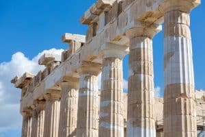 Fragmente din Parthenon, returnate arhiepiscopului Ieronim al II-lea al Atenei