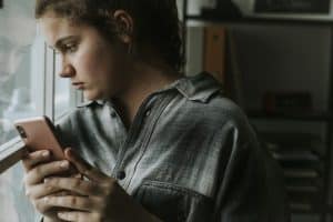 Peste jumătate dintre adolescenţii americani, victimele bullying-ului online