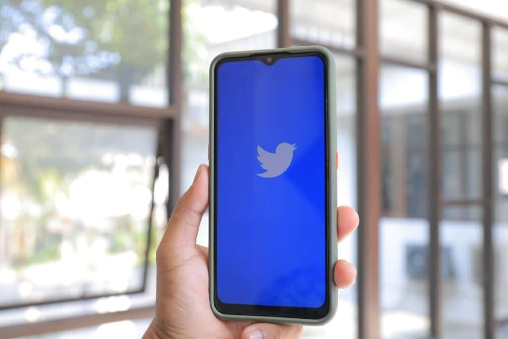 Twitter interzice link-urile către Facebook, Instagram și alte reţele de socializare concurente