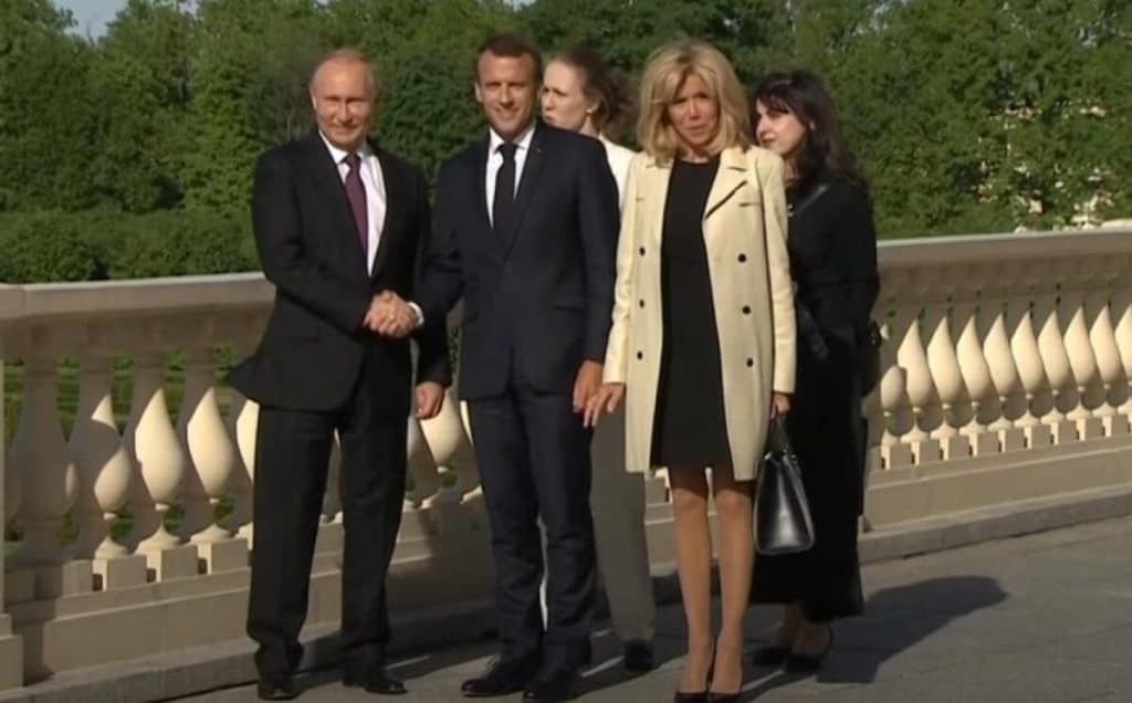 Macron cere garanții de securitate pentru Rusia ”ca parte a unui un tratat de armistiţiu şi de pace”. Critici din partea Ucrainei