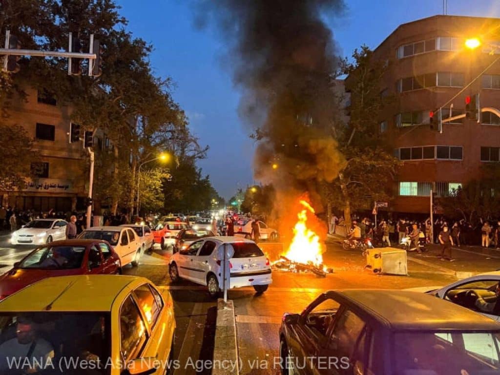 Iran: Curtea Supremă admite recursul împotriva condamnării la moarte a unui singur protestatar