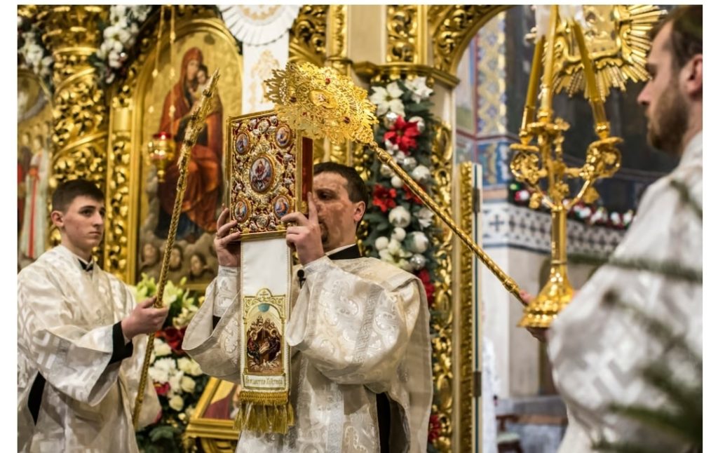 Pentru prima dată în istorie ucrainienii au sărbătorit Crăciunul pe 25 decembrie – 4media.info