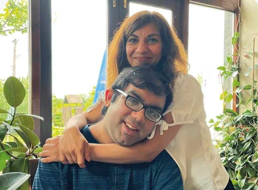 Doi părinți au înființat o fabrică pentru a-și integra fiul cu autism pe piața muncii. Povestea care a emoționat comunitatea locală