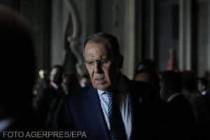 În timp ce soldații ruși își părăsesc pozițiile, Lavrov e „convins“ că Moscova își atinge „cu răbdare“ obiectivele din Ucraina. Condițiile pentru reluarea negocierilor