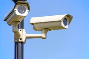 Control total al populației în China, prin intermediul Hikvision. „Alarmele” se pornesc la poliție atunci când oamenii ies să protesteze