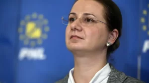 Ministrul Educației recomandă masca de protecție pentru profesori și elevi: „Nu încurajăm neparticiparea la cursuri” – 4media.info