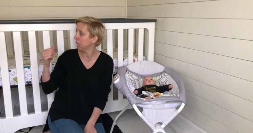 Leagănul morții: Aproximativ 100 de bebeluși au decedat sufocați din cauza unui model de balansoar pentru nou născuți