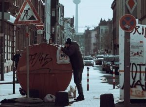 Propunere pentru eliminarea risipei alimentare: Legalizarea căutării alimentelor în tomberoane