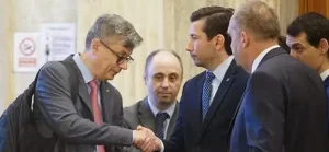 OMV Petrom refuză să plătească taxe în România – Va plăti taxa de solidaritate în Austria – 4media.info