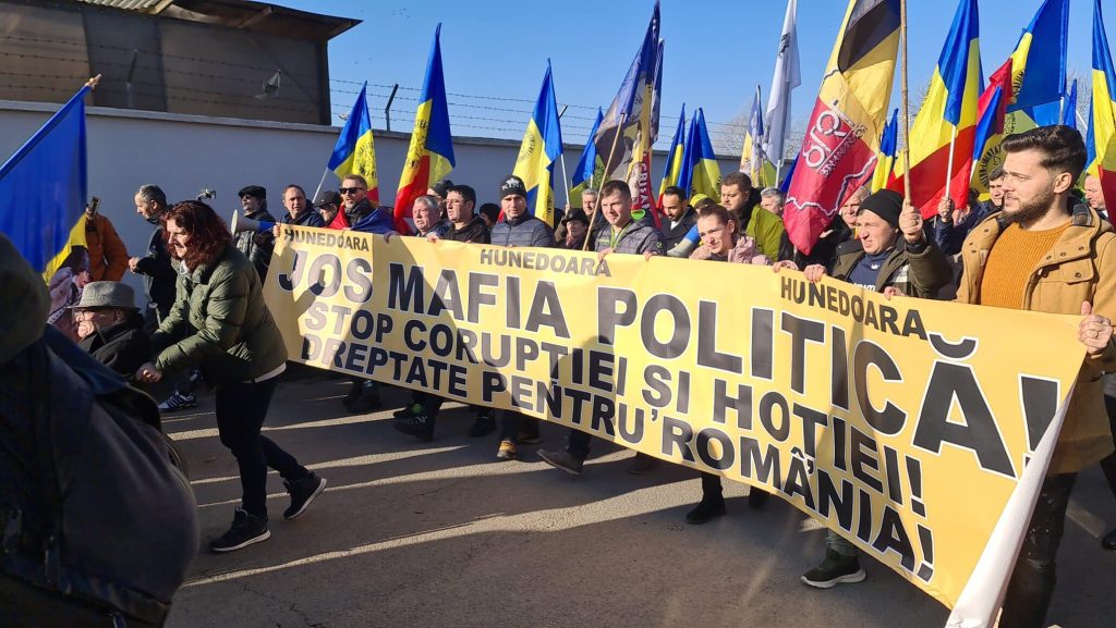 Românii au protestat la Sebeș și Rădăuți împotriva companiilor austriece care taie pădurile țării – 4media.info