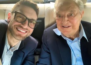 Alex Soros îi ține locul tatălui său la Forumul de la Davos. Întâlniri cu mai mulți președinți și prim-miniștri europeni / foto