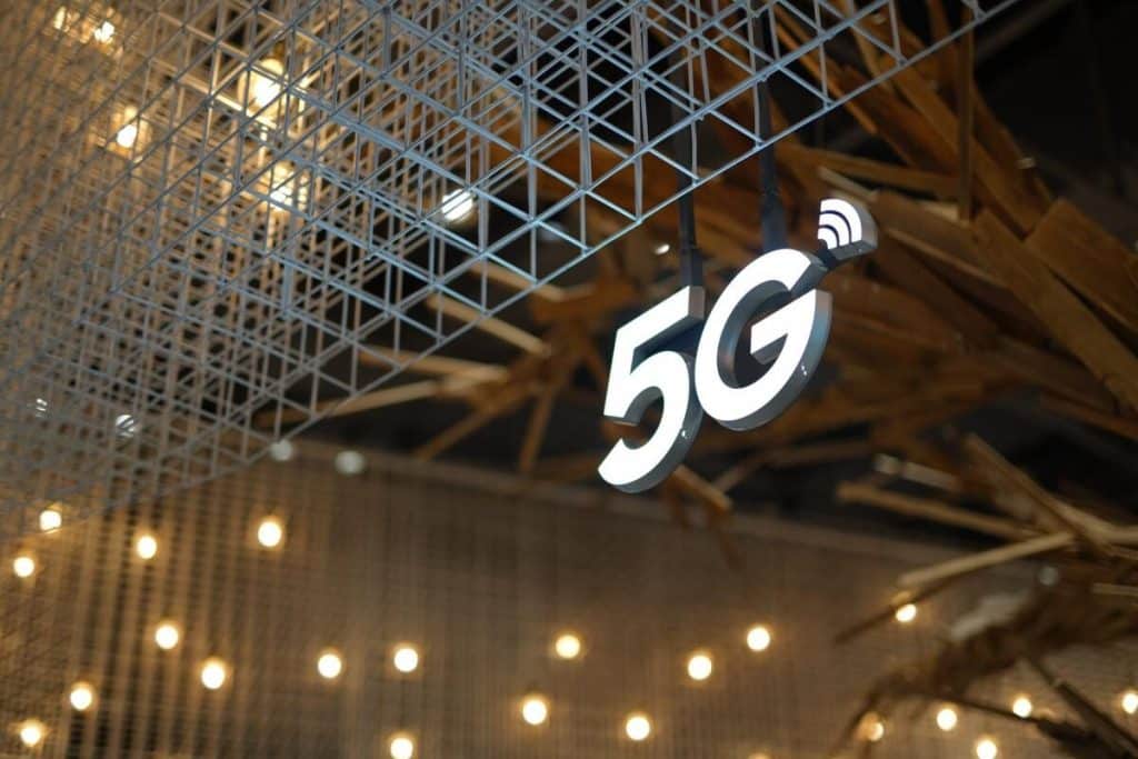UE vrea să reducă birocraţia şi costurile pentru a stimula extinderea reţelelor 5G