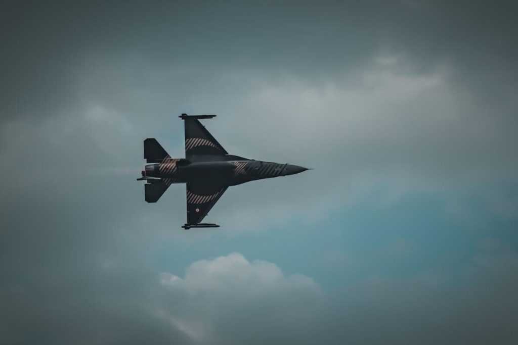 Boris Johnson ar vrea ca Marea Britanie să trimită avioane de vânătoare în Ucraina