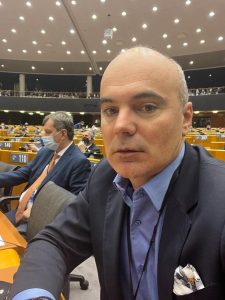 România în Schengen. Rareş Bogdan: Românii contribuie esenţial la stăvilirea migraţiei ilegale şi, cu toate astea, au fost jigniţi cumplit