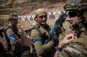 The New York Times: Cum s-a prăbușit compania militară privată americană Mozart în Ucraina în beții, escrocherii financiare și cluburi de striptease – 60m.ro