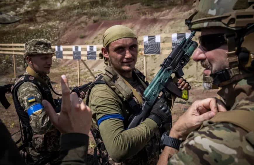 The New York Times: Cum s-a prăbușit compania militară privată americană Mozart în Ucraina în beții, escrocherii financiare și cluburi de striptease – 60m.ro