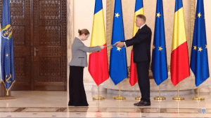 Ministra lui Iohannis a eliminat prin lege autorizația de securitate la incendiu și autorizația sanitară, dintre condițiile pentru autorizarea provizorie sau acreditarea școlilor și grădinițelor – 60m.ro