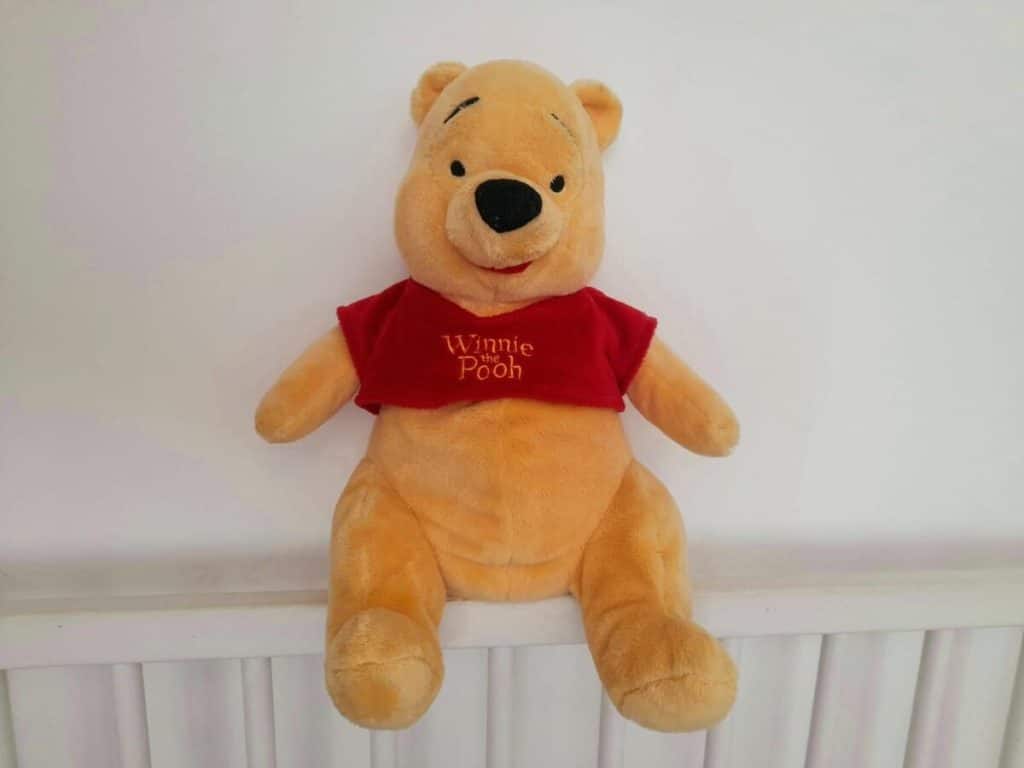 Amenințări cu moartea pentru regizorul care l-a transformat pe Winnie the Pooh, ursulețul îndrăgit de copii, într-un psihopat ucigaş – Video