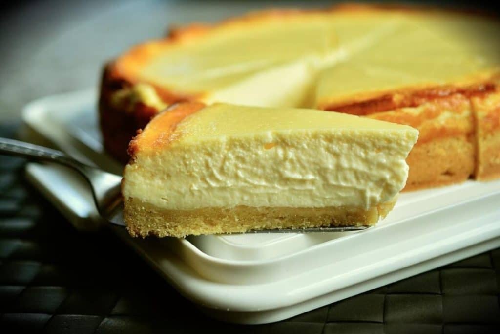 O rusoaică a încercat să-și omoare sosia americană cu un cheesecake otrăvit pentru a-i fura identitatea. Cât de mult seamănă cele două – Foto în articol