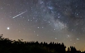 Asteroidul care a luminat cerul Europei a fost prezis. Astronom român: Va intra în atmosfera terestră undeva în nordul Franței / foto