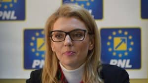 Alina Gorghiu a luat șpagă de la firmele de pariuri pentru a ”îndulci” legea reclamelor pentru jocurile de noroc – 60m.ro