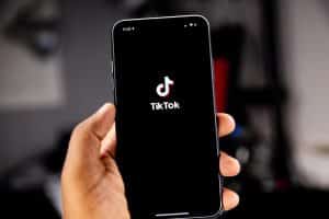 Aplicația TikTok a fost interzisă și pe telefoanele angajaților Ministerului Apărării din Danemarca