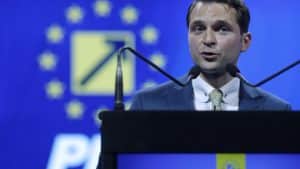 Liberalii susțin concedierea casierilor și înlocuirea lor cu tehnologie: Lumea merge în direcția automatizării – 60m.ro