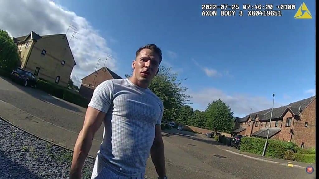 Un ucigaş s-a întors la locul faptei şi s-a dat mare în faţa poliţiştilor: Oraşul ăsta e al meu