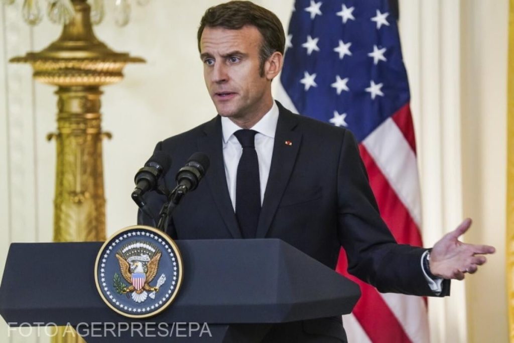 Macron și-a dat jos ceasul de lux, într-un mod discret, în timp ce vorbea despre necesitatea creșterii vârstei de pensionare / video