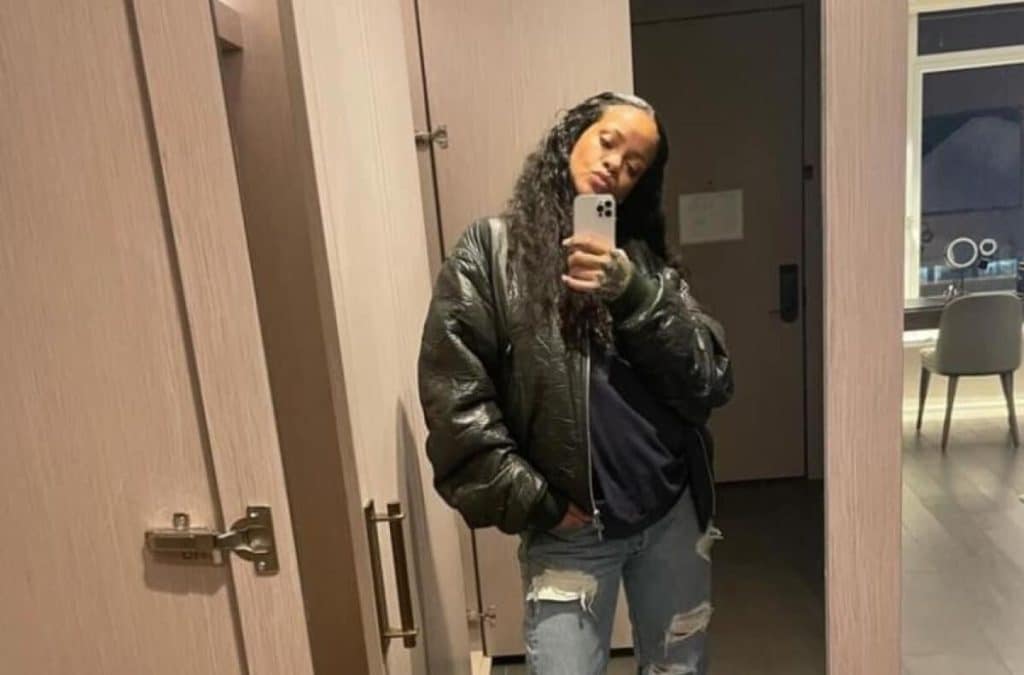 Un bărbat care a călătorit 3.500 de kilometri ca să o ceară de soție pe Rihanna a fost arestat de poliție