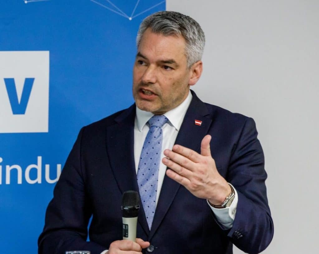 Nehammer spune că nu plănuiește să se ajungă la anticipate în Austria