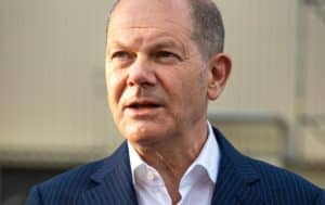 Olaf Scholz, prins între disputele partidelor de la guvernare. „Oriunde privim, pare că vedem foc în guvern”
