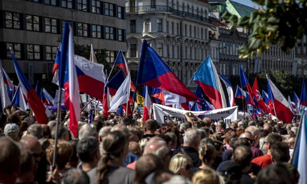 Majorarea vârstei de pensionare în Cehia la 68 de ani: Proteste masive la Praga – 60m.ro